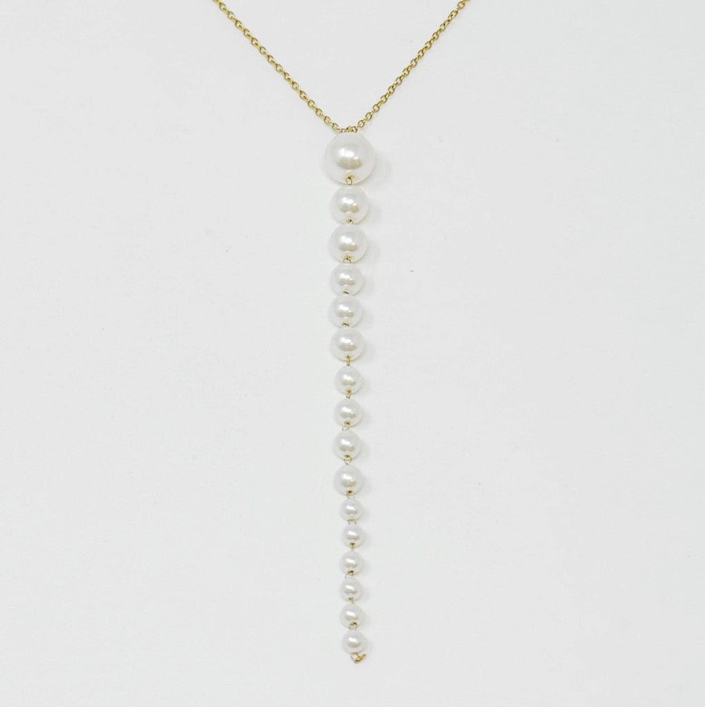 Gradiant long pearl necklace with gold chain